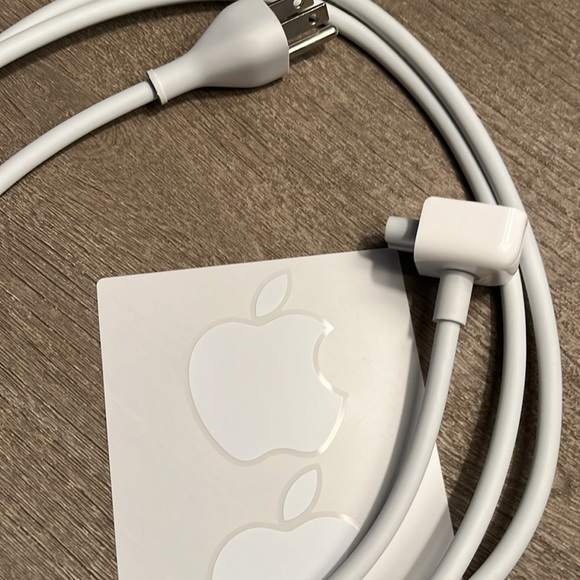 MacBook Extension Cord - Picture 4 of 5